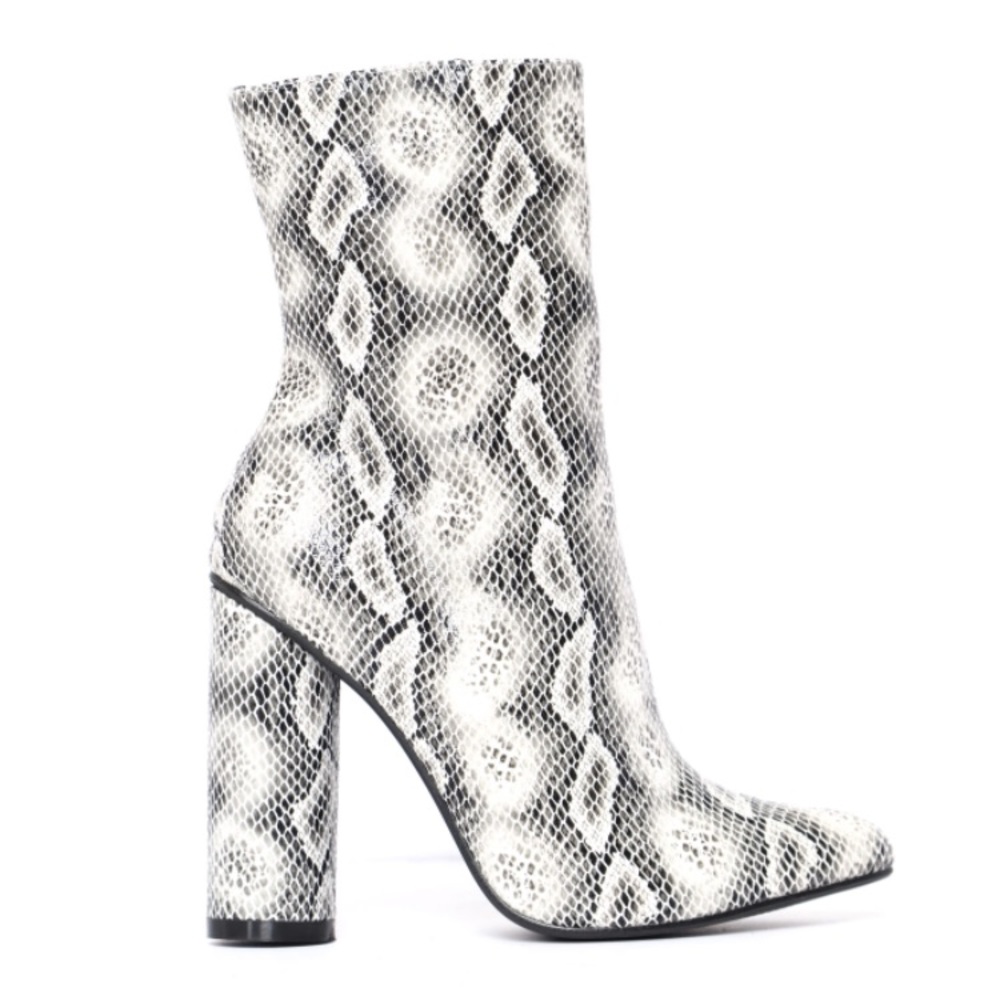 fashionnova midnight snake lover boot